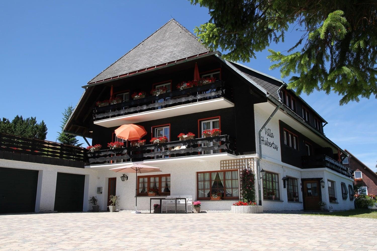 Villa Hubertus - Ferienwohnungen Am Feldberg Extérieur photo